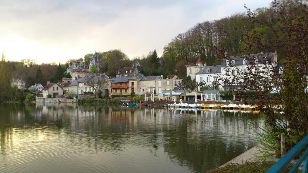 Aux Bles D'Or Hotel Пиерфон Екстериор снимка