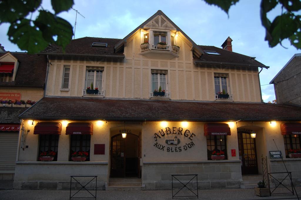 Aux Bles D'Or Hotel Пиерфон Екстериор снимка