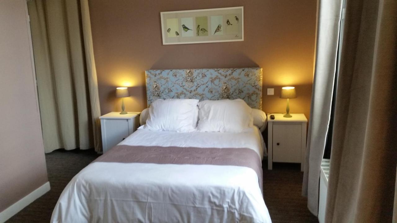 Aux Bles D'Or Hotel Пиерфон Стая снимка